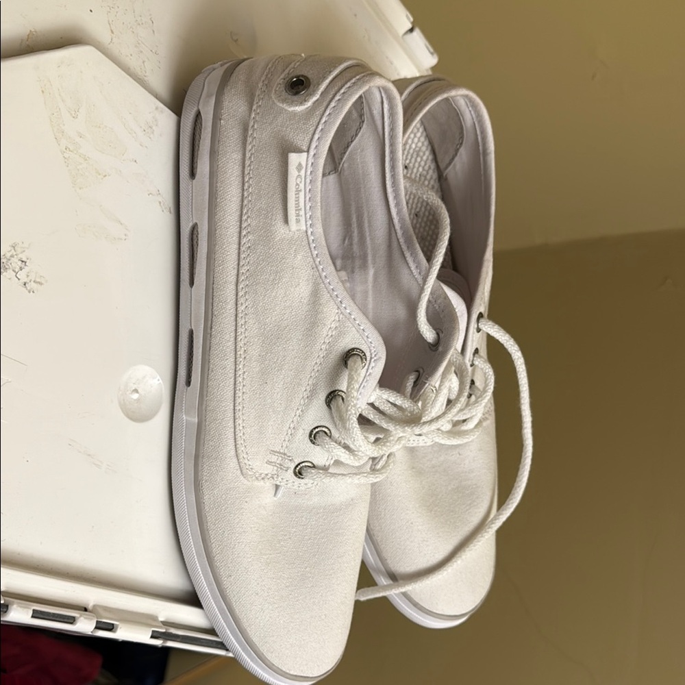 Columbia White Canvas Sneakers Casual Low-Top Design - Picture 6 of 9